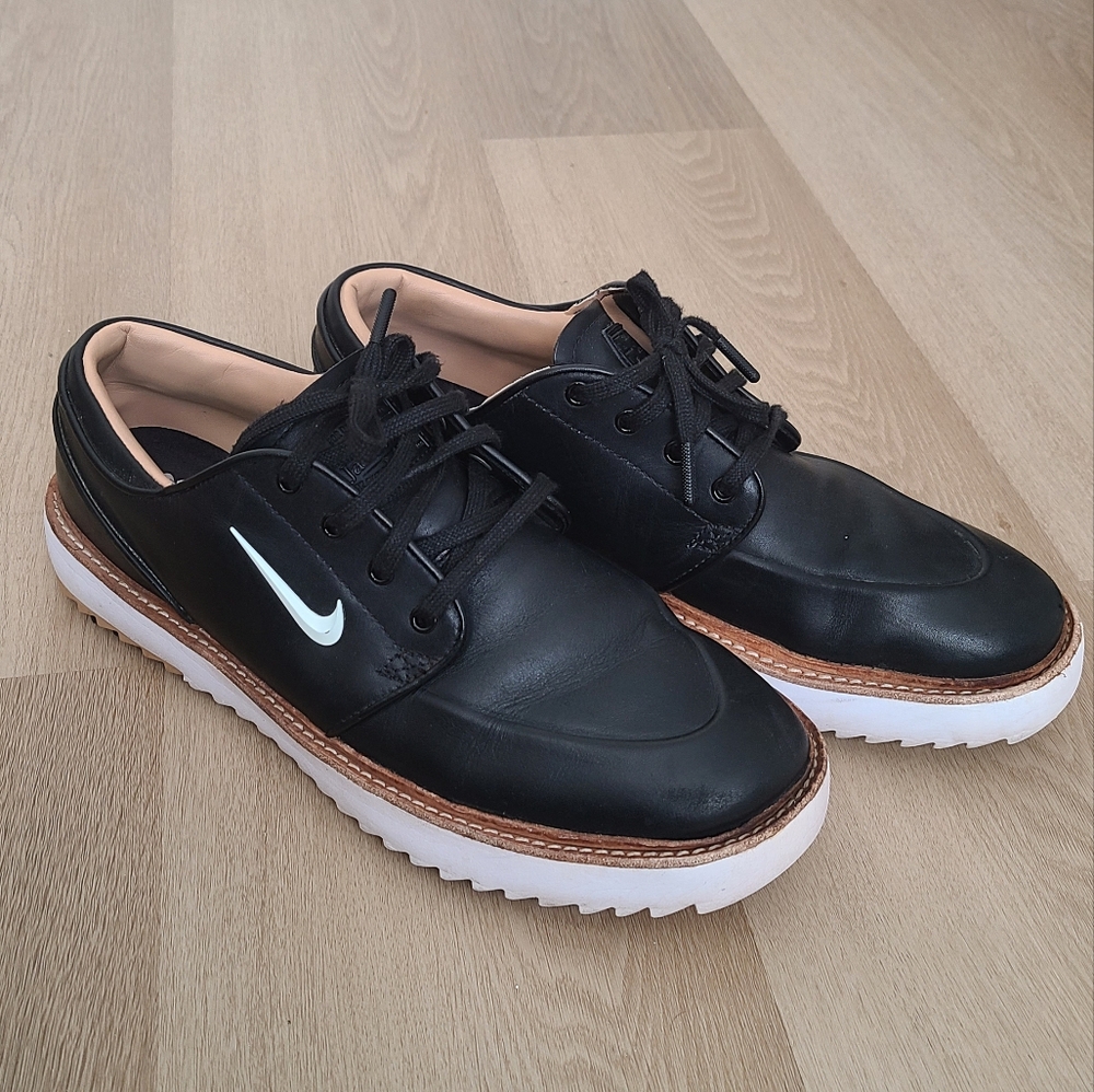 Nike janoski G Tour golf shoes